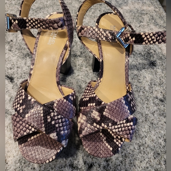 Michael Kors Snake Skin Heel - Size 6 - Picture 1 of 7